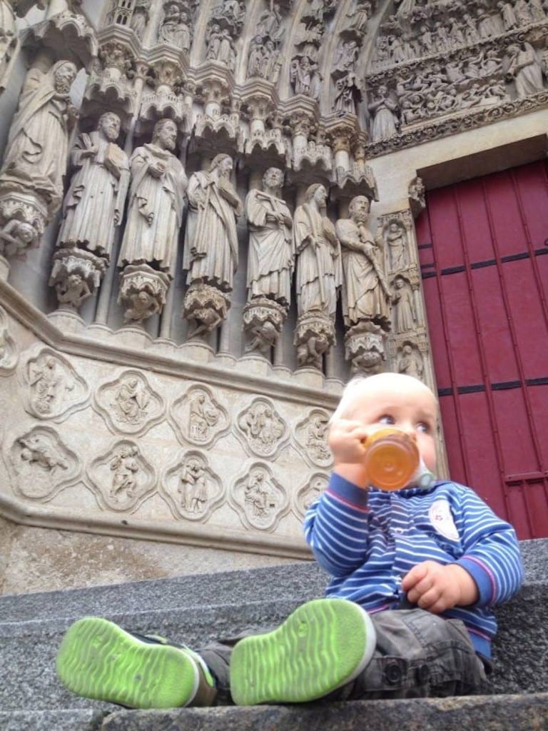 Odpoczynek przed katedrą w Amiens