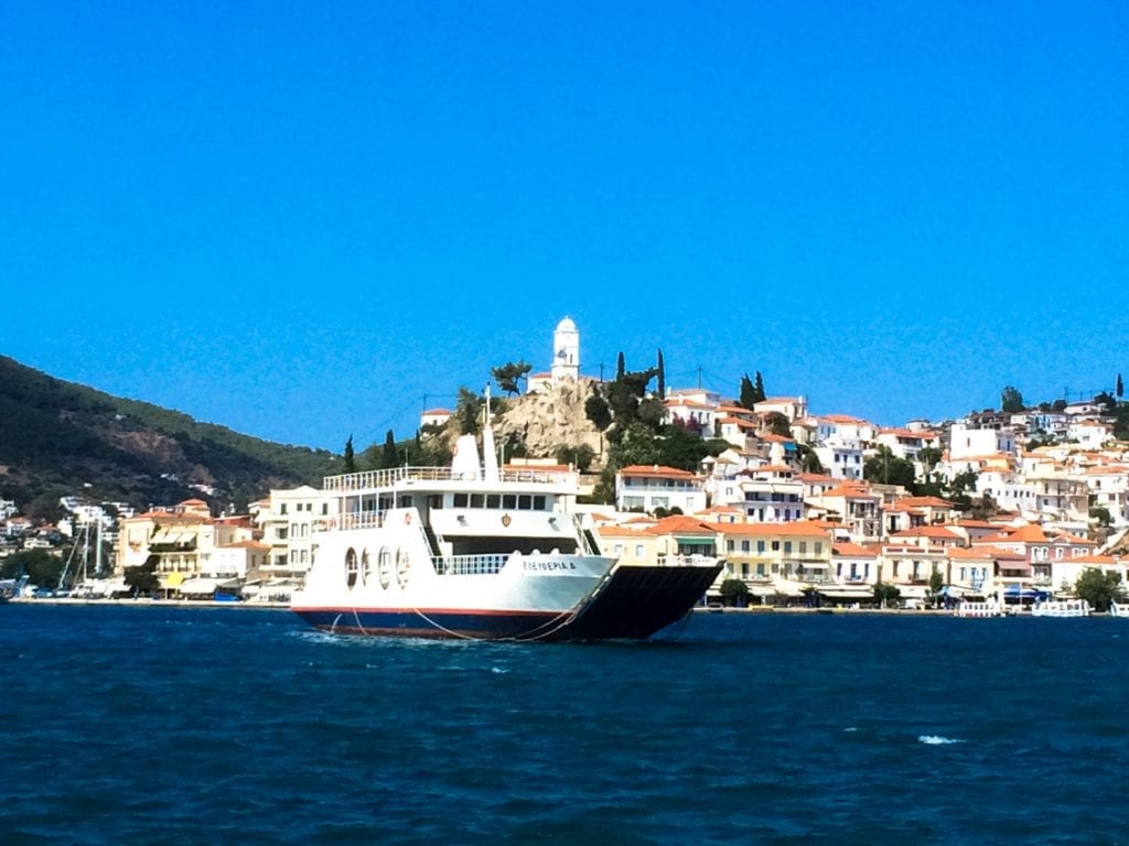 Prom z Galatas na Poros.