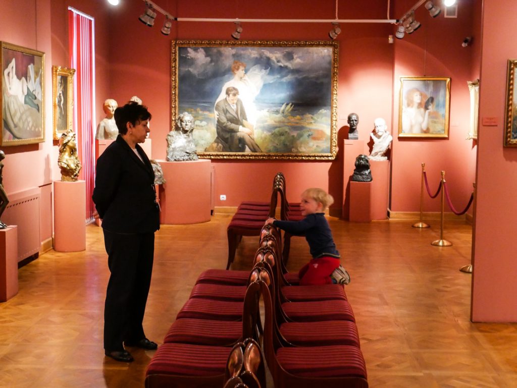 Chruczek w Muzeum Secesji.