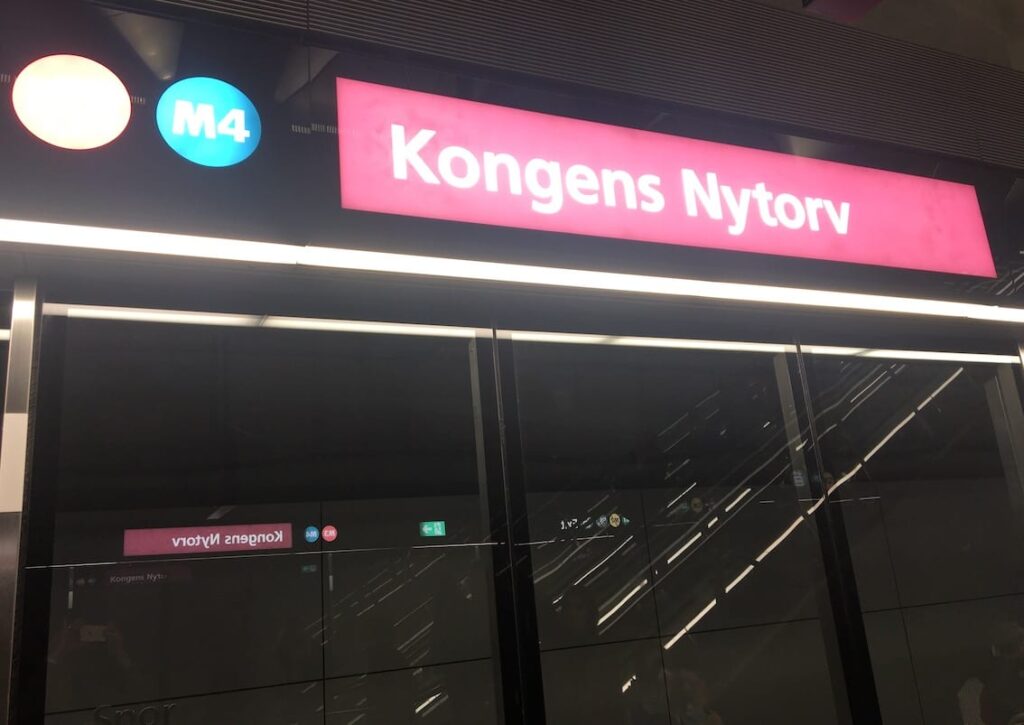 Kopenhaga, komunikacja miejska, stacja Kongens Nytorv.