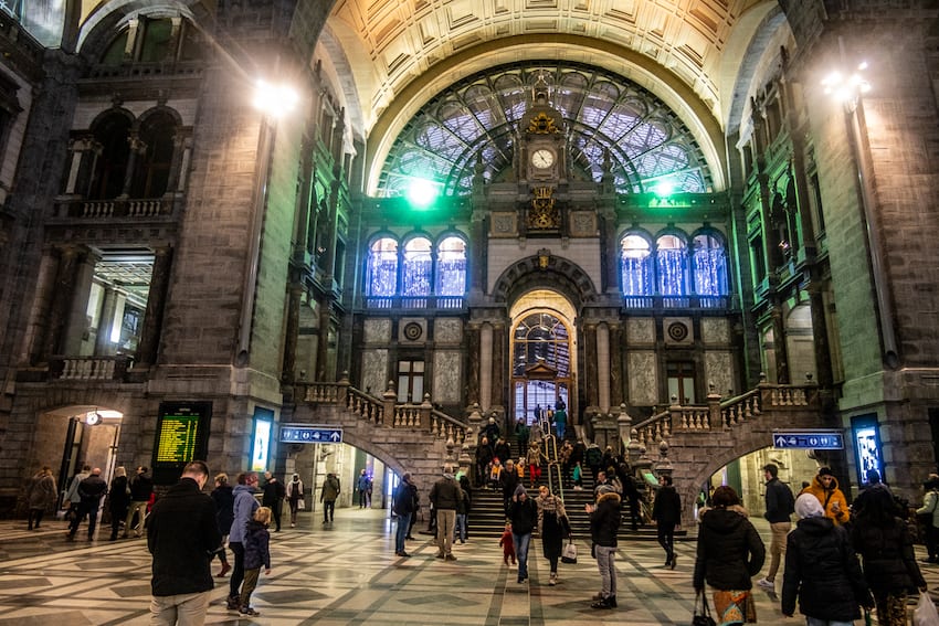 Dworzec w Antwerpii to prawdziwe dzieło sztuki.
