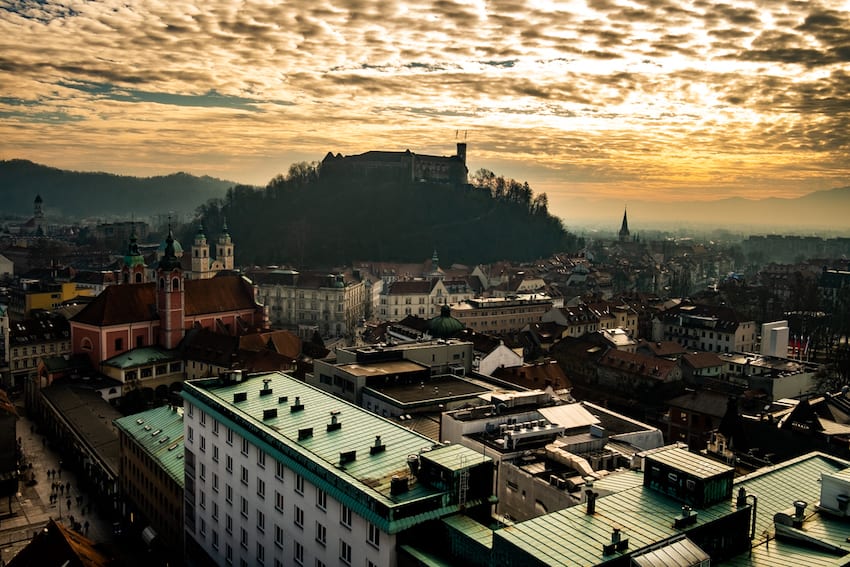 Neboticznik – widok na Ljubljanę z tarasu kawiarni.
