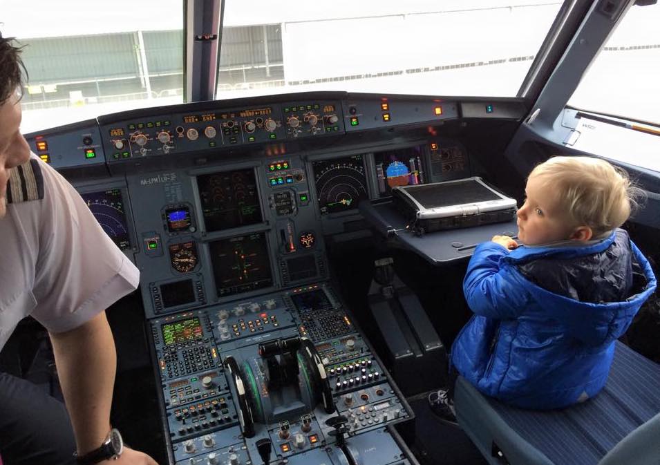 Budapeszt, Wilhelm Pinkwart w kabinie samolotu Wizz Air