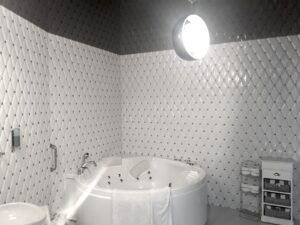 hotel lenart apartament biały