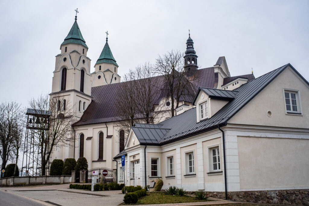 korytynica kościół
